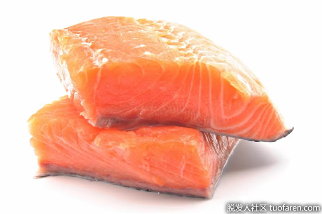 鲑鱼片富含omega-3脂肪酸。