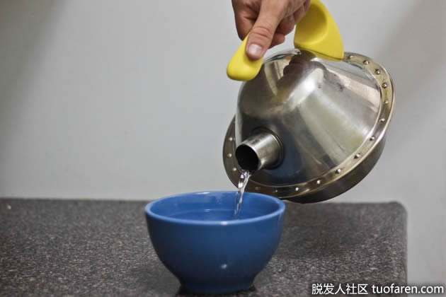 如何用绿茶洗脸？【步骤2】