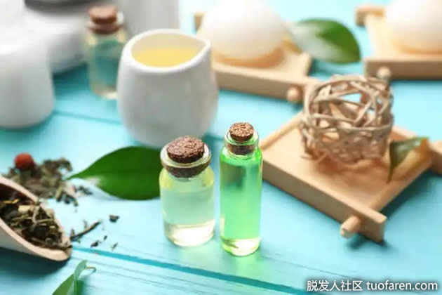 蒸馏水和茶树油制成的发膜